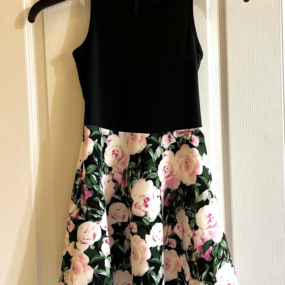 Penelope Tree Girl’s Medium Black Floral Dress